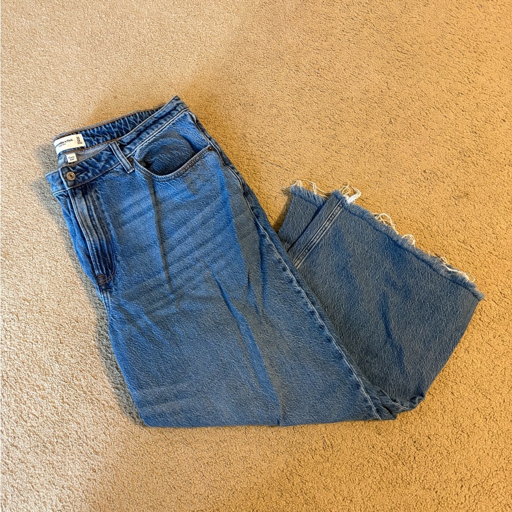 Abercrombie & Fitch Curve Love High Rise Wide Leg Jeans Size 16 (33) Raw Hem - Picture 7 of 8